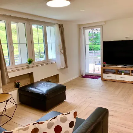 شقة Eiger, Jungfrau, Luxury Garden جريندلوالد