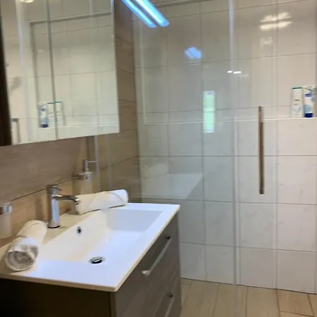 Eiger, Jungfrau, Luxury Garden جريندلوالد